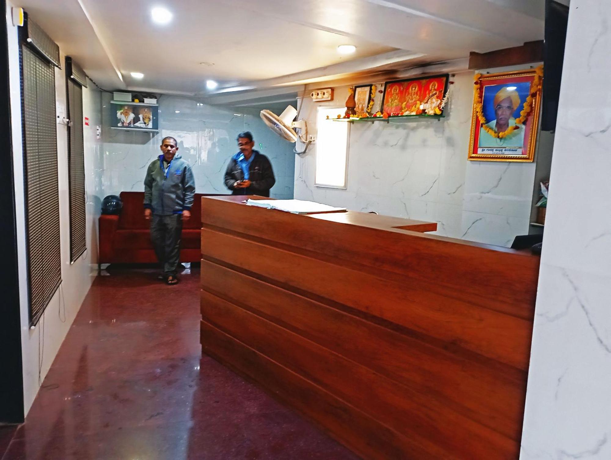 Staymaker Shri Shakti Residency 후블리 외부 사진